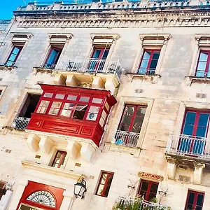 Luciano Boutique Konukevi Valletta