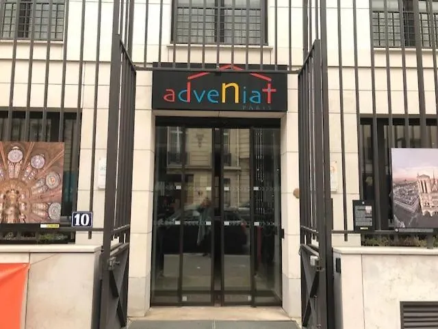 Adveniat Paris Hostel France