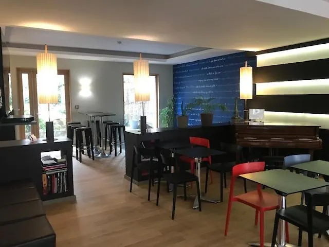 Hostel Adveniat Paris Pansiyon