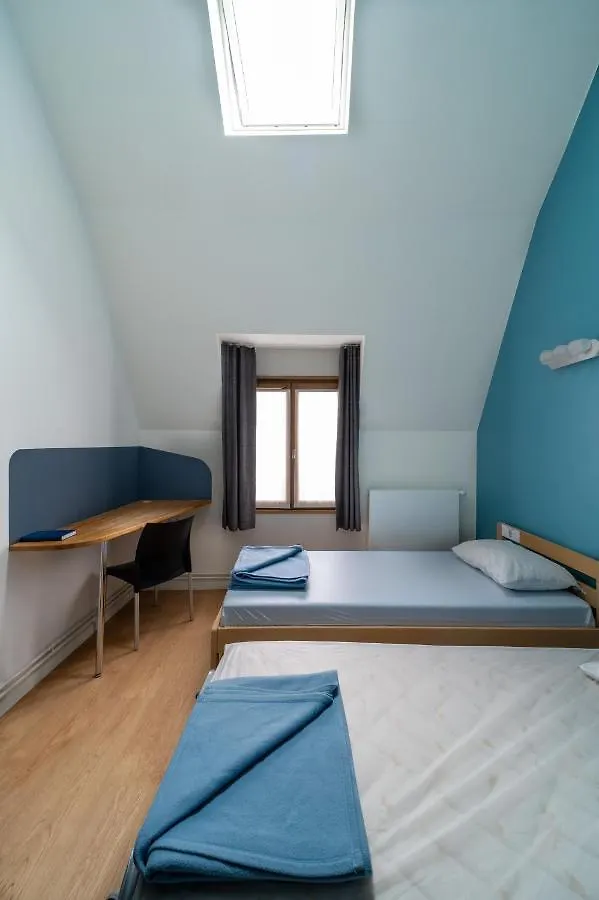 Adveniat Paris Hostel
