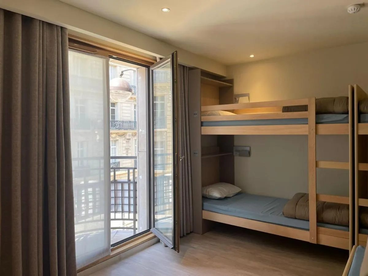 Adveniat Paris Hostel France