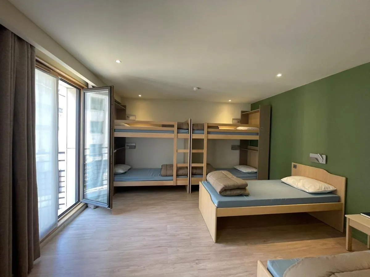 Adveniat Paris Hostel