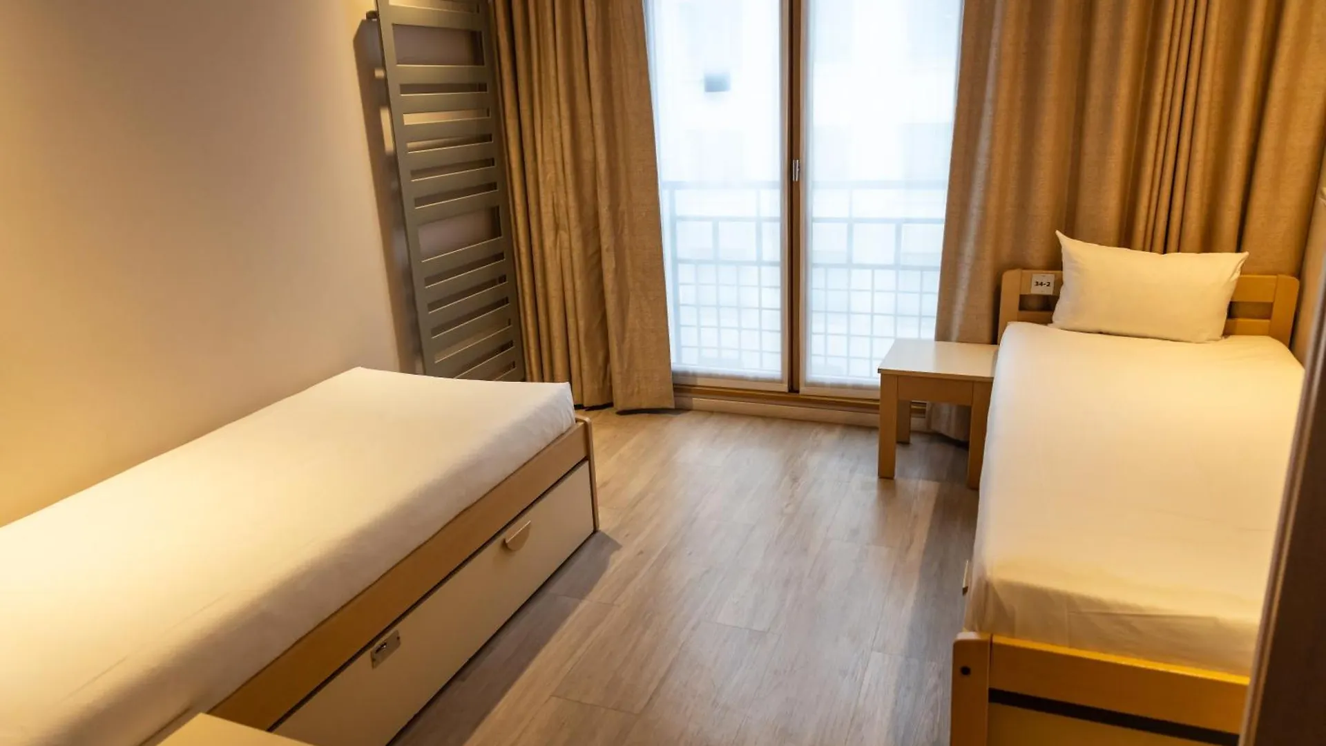 Adveniat Paris Hostel 0*,  France