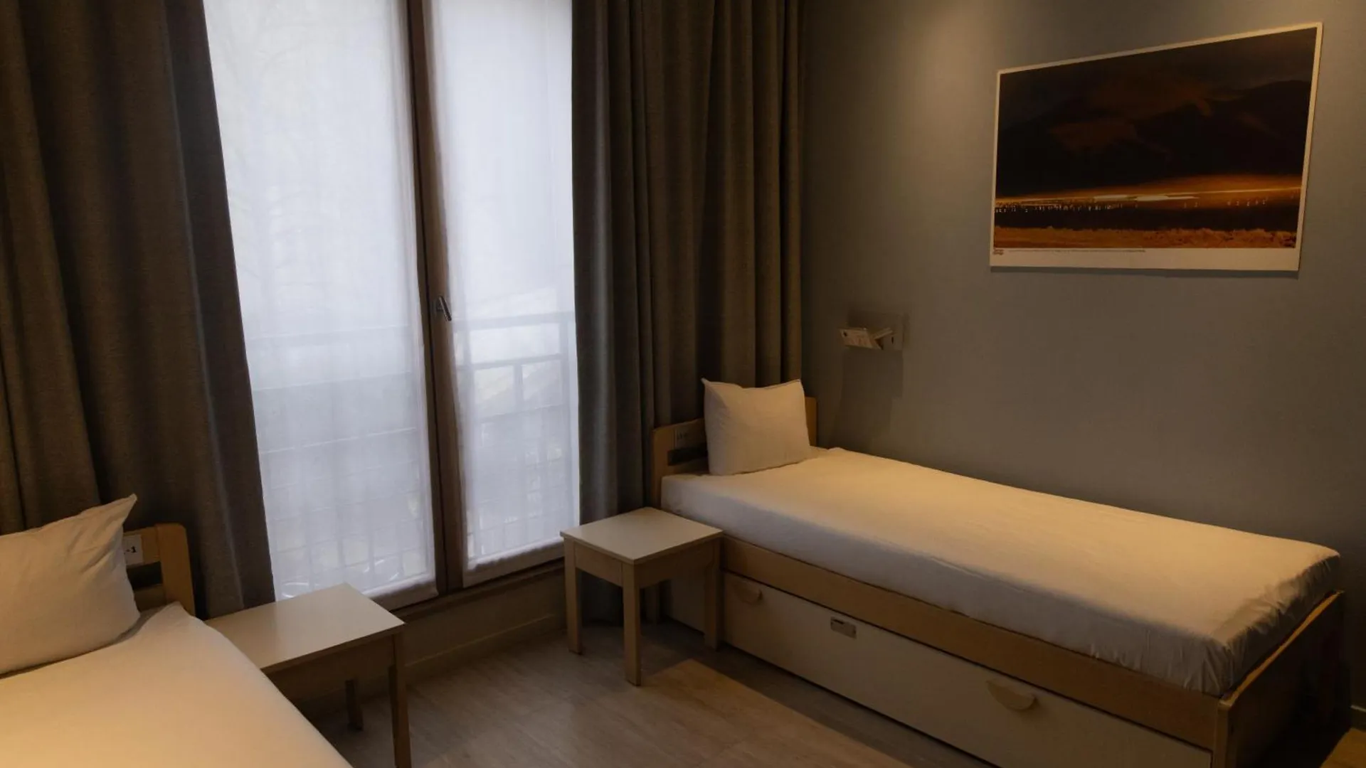 Adveniat Paris Hostel
