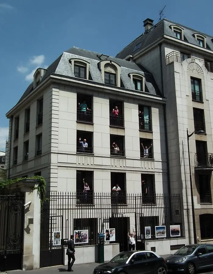 Adveniat Paris Hostel